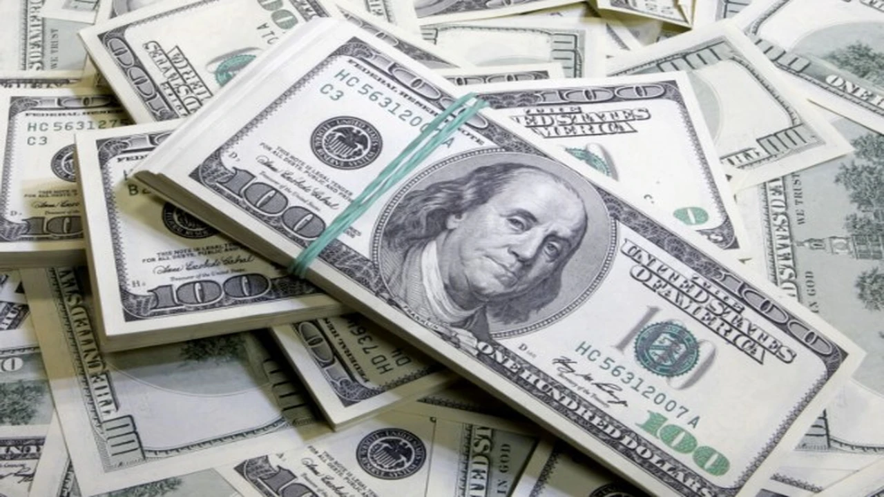 سعر الدولار مقابل الجنيه المصري في الأسواق اليوم الجمعة
